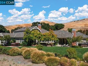 8 Julianna Court, Moraga CA 94556