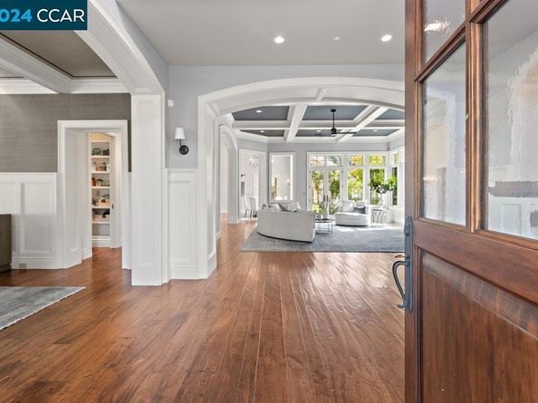 8 Julianna Court, Moraga CA 94556