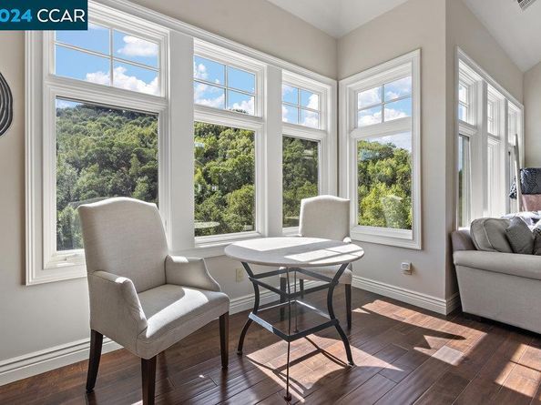 8 Julianna Court, Moraga CA 94556