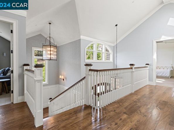 8 Julianna Court, Moraga CA 94556
