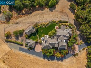 8 Julianna Court, Moraga CA 94556