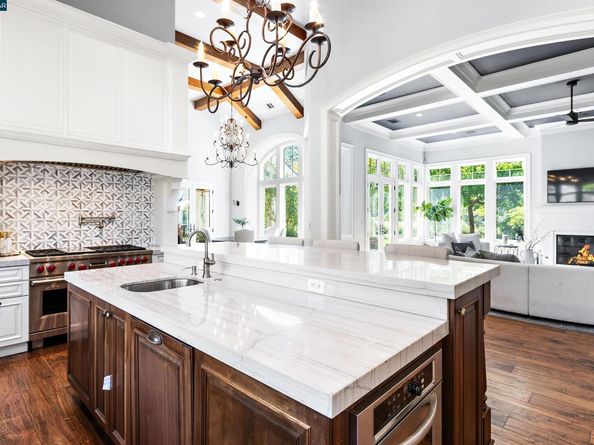 8 Julianna Court, Moraga CA 94556