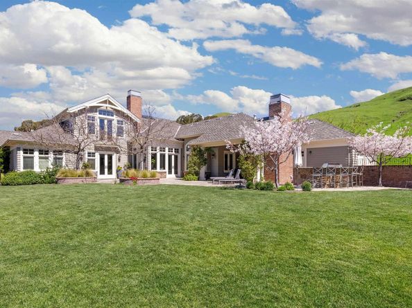 8 Julianna Court, Moraga CA 94556