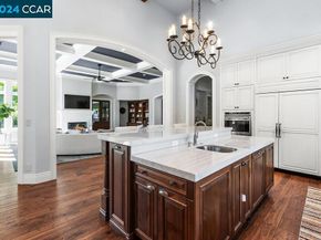 8 Julianna Court, Moraga CA 94556