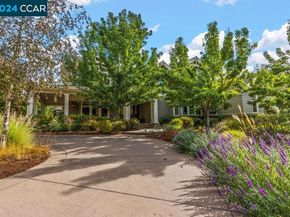 8 Julianna Court, Moraga CA 94556