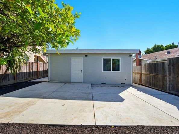 3288 School Street, Oakland CA 94602