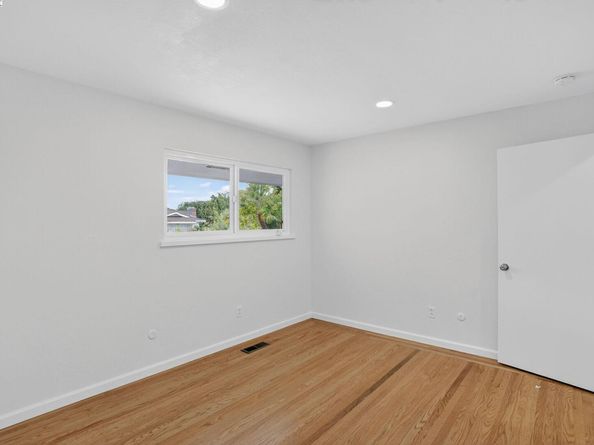 350 Elysian Fields Dr, Oakland CA 94605