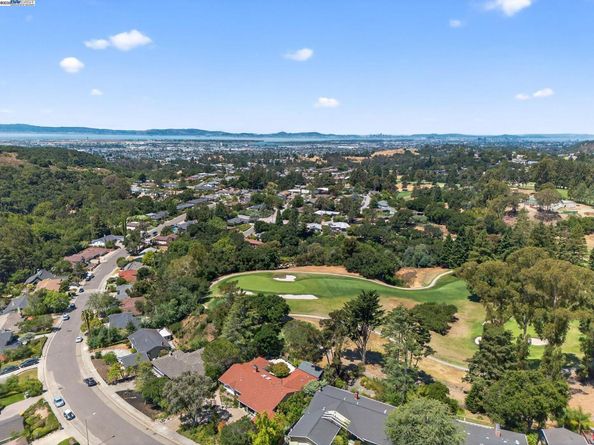 350 Elysian Fields Dr, Oakland CA 94605