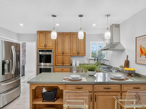350 Elysian Fields Dr, Oakland CA 94605