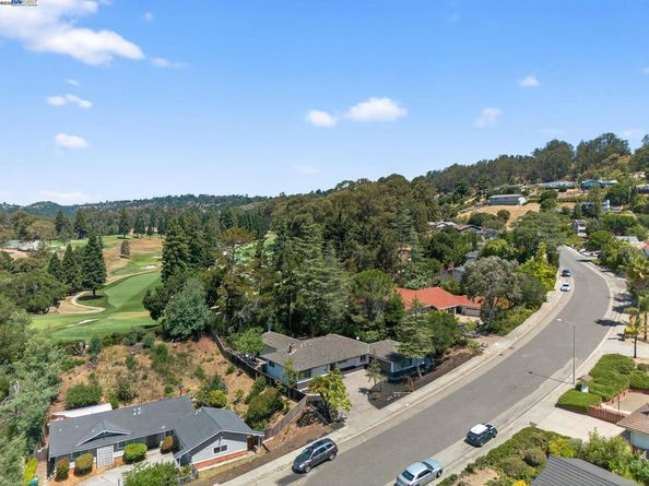 350 Elysian Fields Dr, Oakland CA 94605