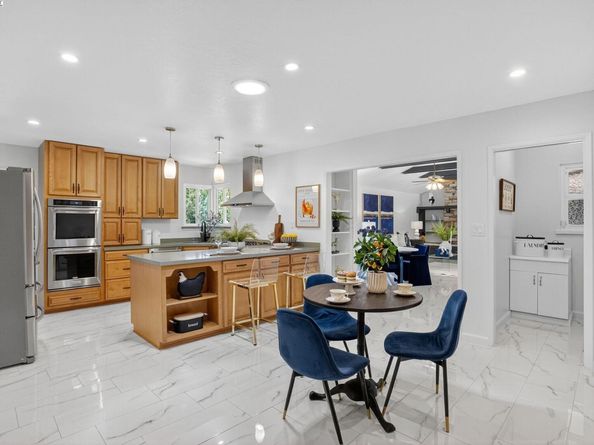 350 Elysian Fields Dr, Oakland CA 94605