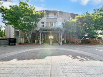 1085 Murrieta Blvd