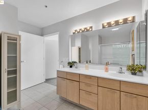 1 Lakeside Dr 1803, Oakland CA 94612