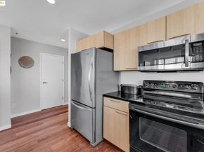 1 Lakeside Dr 1803, Oakland CA 94612