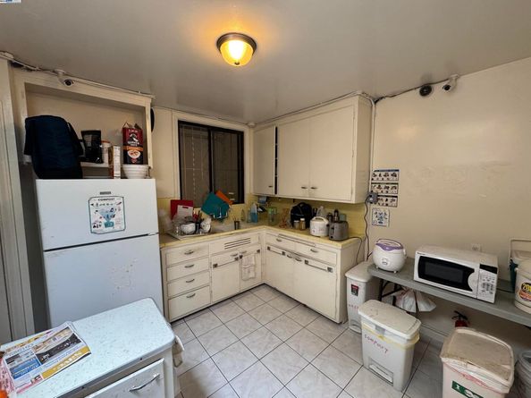 3917 Noriega, San Francisco CA 94122
