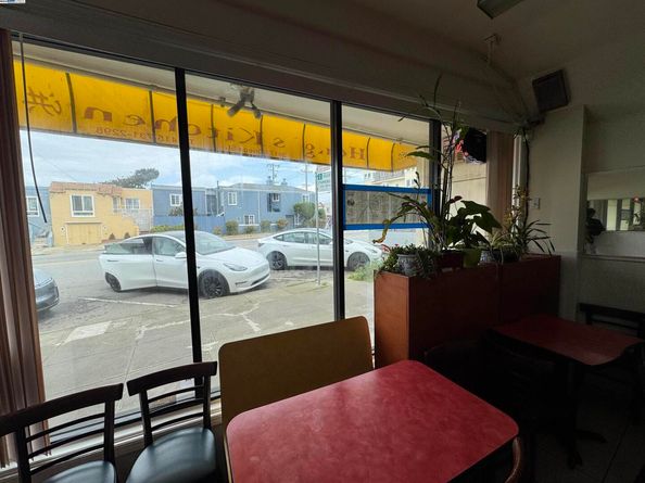 3917 Noriega, San Francisco CA 94122
