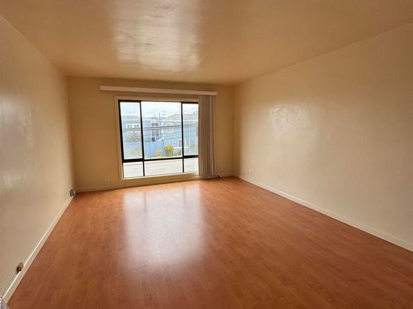 3917 Noriega, San Francisco CA 94122