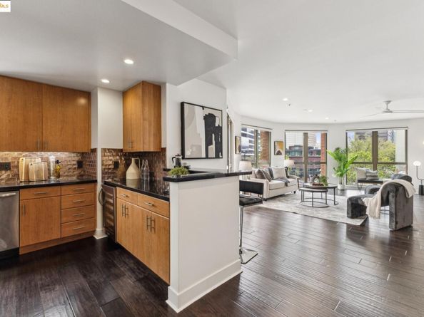 438 W Grand Ave 420, Oakland CA 94612