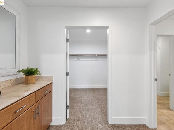 438 W Grand Ave 420, Oakland CA 94612