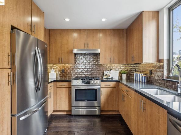 438 W Grand Ave 420, Oakland CA 94612