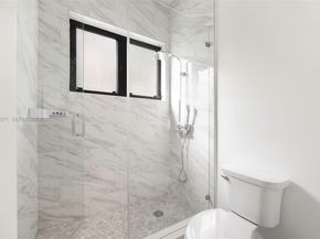 7430 SW 66th St, Miami FL 33143