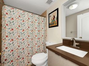 13564 NW 7th St, Pembroke Pines FL 33028