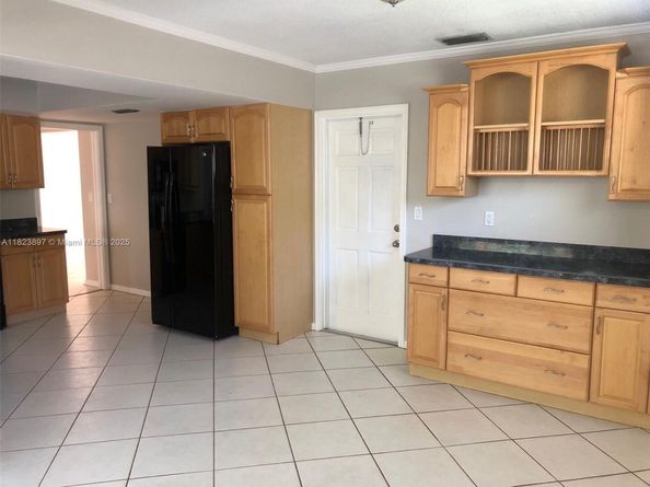 156 SW 126th Ave, Plantation FL 33325