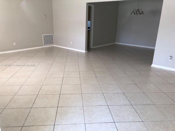 156 SW 126th Ave, Plantation FL 33325