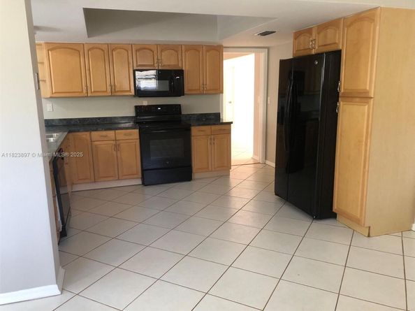156 SW 126th Ave, Plantation FL 33325
