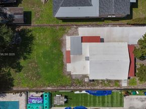 1852 NW 85th St, Miami FL 33147