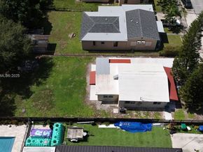 1852 NW 85th St, Miami FL 33147