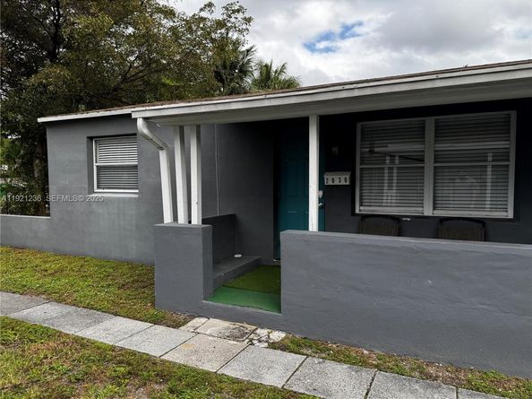 2034 Taylor St, Hollywood FL 33020