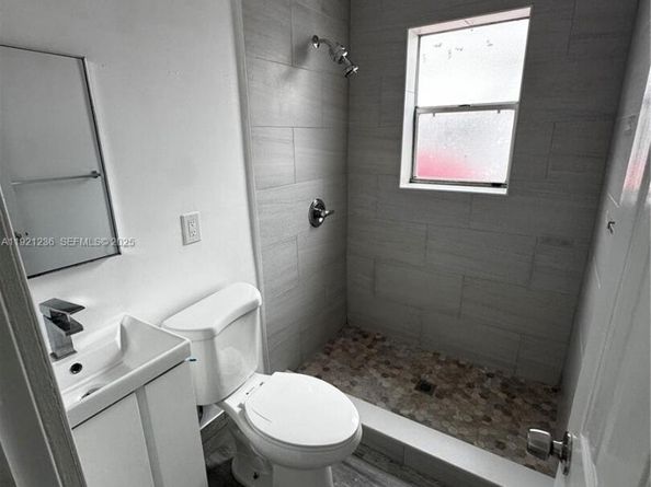 2034 Taylor St, Hollywood FL 33020