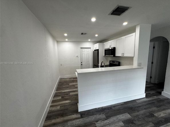 2034 Taylor St, Hollywood FL 33020