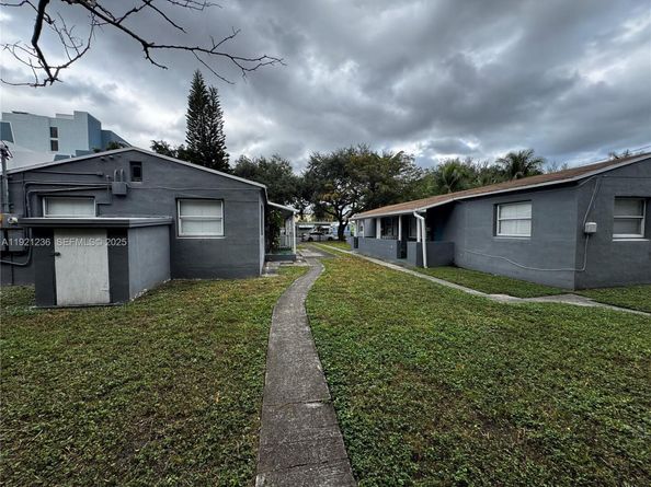 2034 Taylor St, Hollywood FL 33020