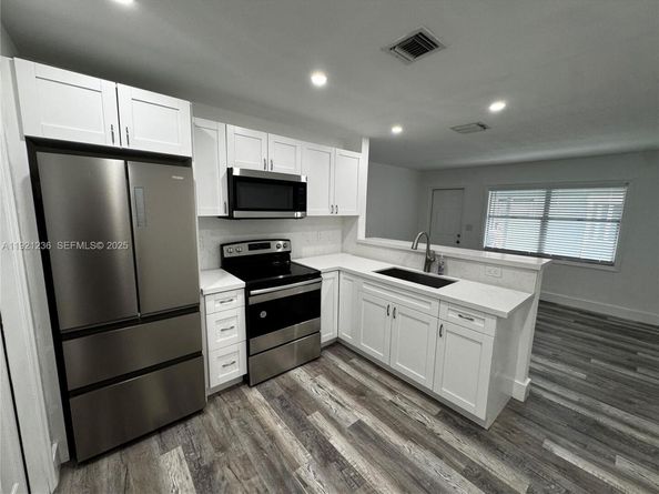 2034 Taylor St, Hollywood FL 33020