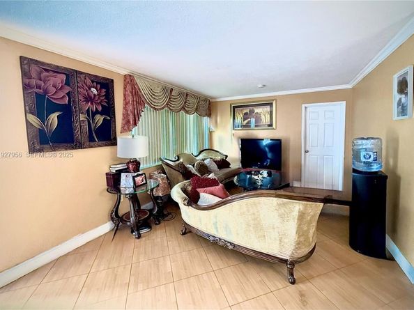 701 NW 176th Ter, Miami Gardens FL 33169