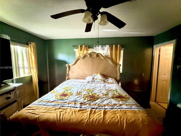 701 NW 176th Ter, Miami Gardens FL 33169