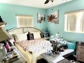 701 NW 176th Ter, Miami Gardens FL 33169