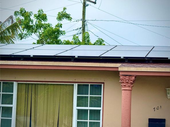 701 NW 176th Ter, Miami Gardens FL 33169