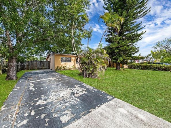 4130 NW 12th Ave, Oakland Park FL 33309