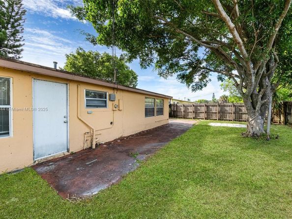 4130 NW 12th Ave, Oakland Park FL 33309