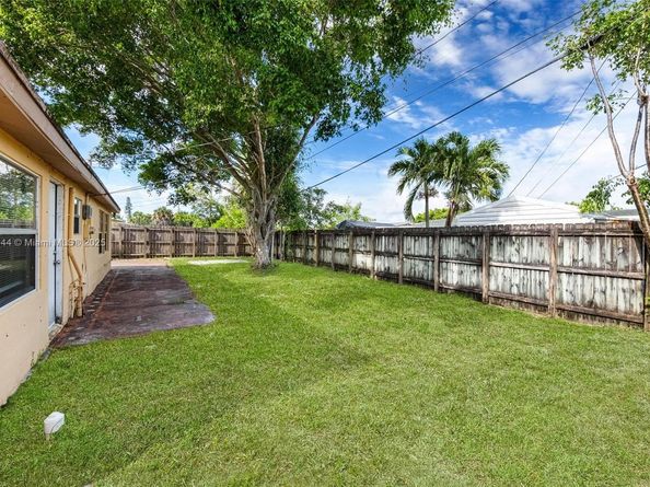 4130 NW 12th Ave, Oakland Park FL 33309