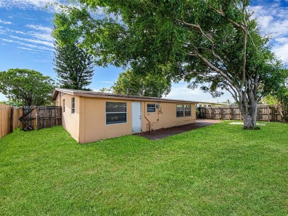 4130 NW 12th Ave, Oakland Park FL 33309