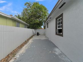 1340 NW 128th St, Miami FL 33167