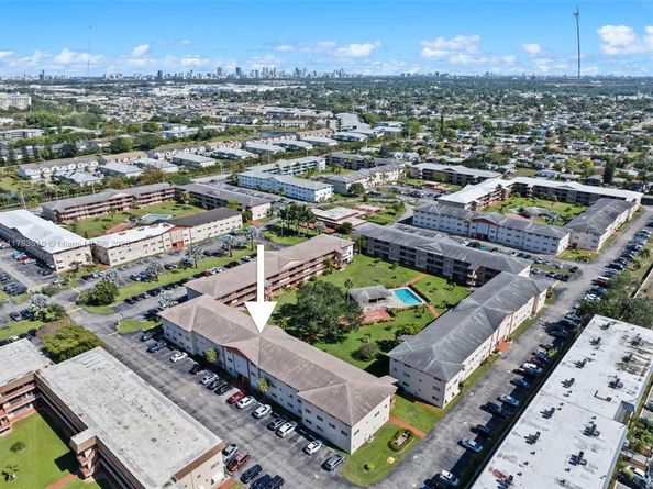 5300 Washington St G323, Hollywood FL 33021