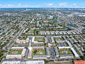5300 Washington St G323, Hollywood FL 33021
