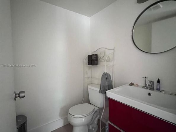 1033 Lenox Ave 202, Miami Beach FL 33139