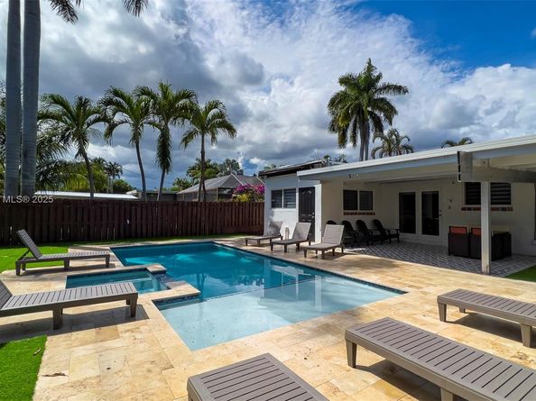 1230 Johnson St, Hollywood FL 33019