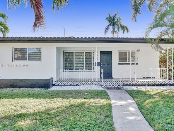 1230 Johnson St, Hollywood FL 33019